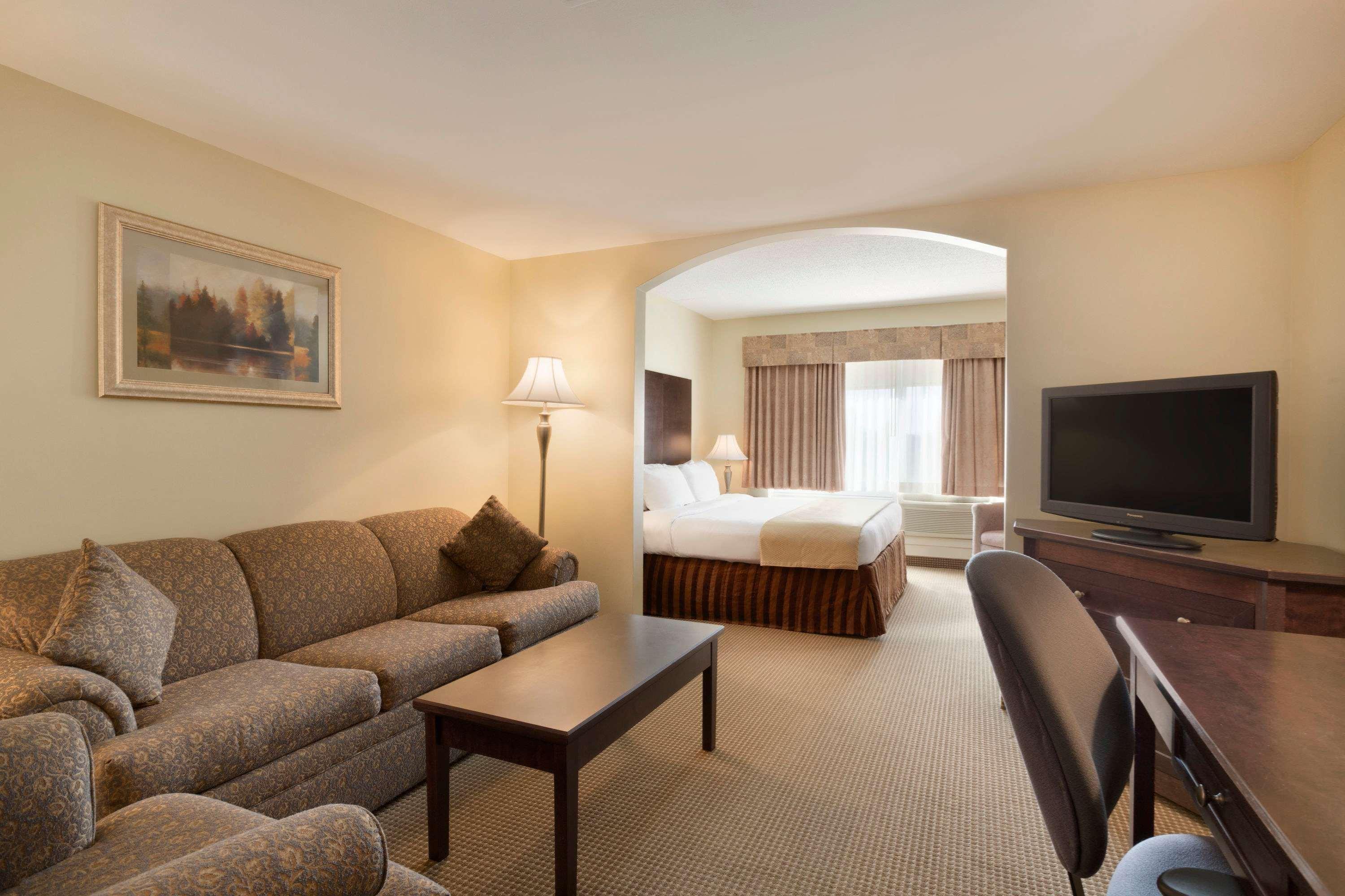 Border Inn & Suites Lloydminster Buitenkant foto
