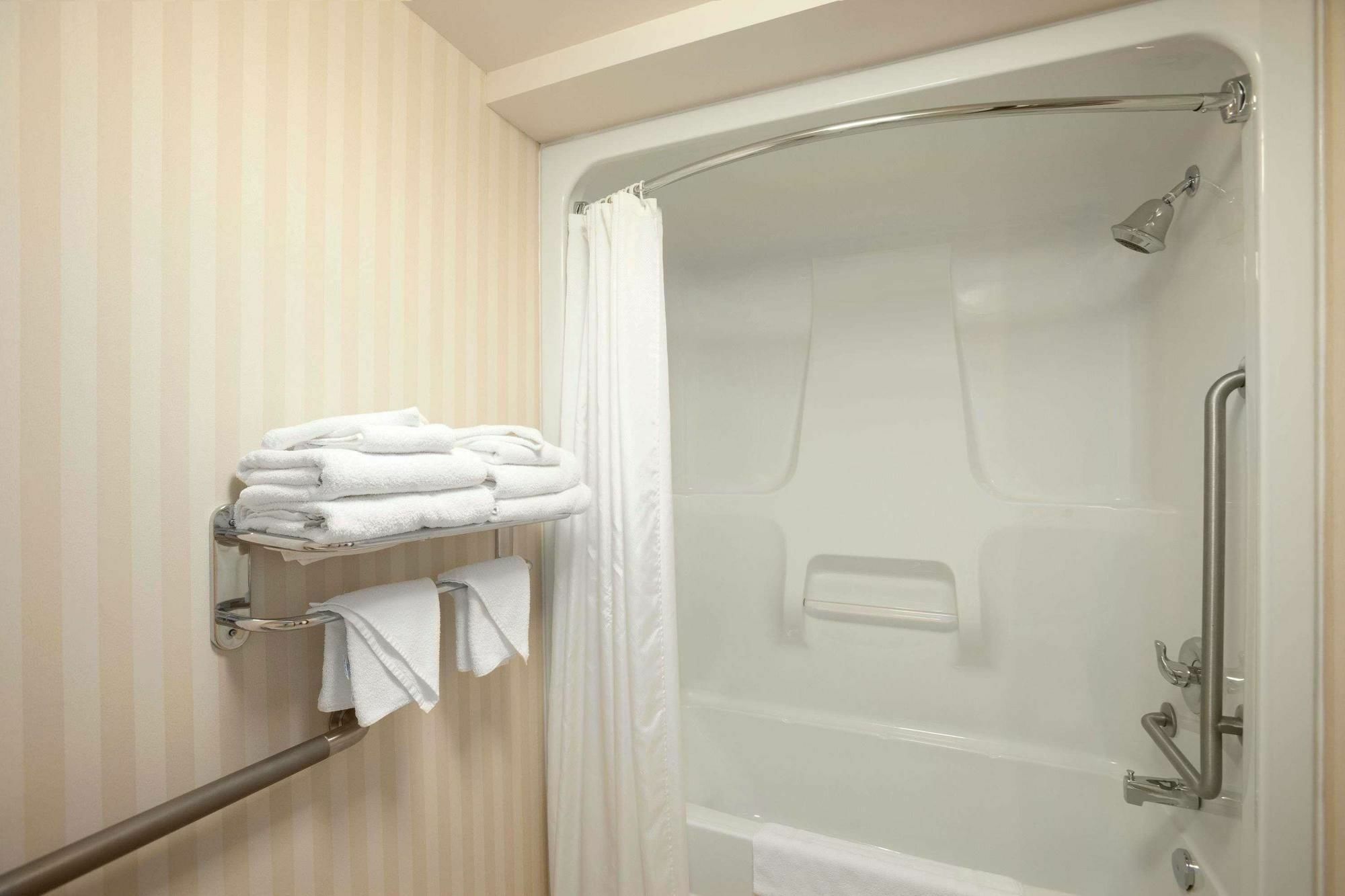 Border Inn & Suites Lloydminster Buitenkant foto